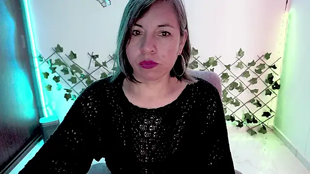 Lady breaks hearts online show from February 2026 12:35:01 PM