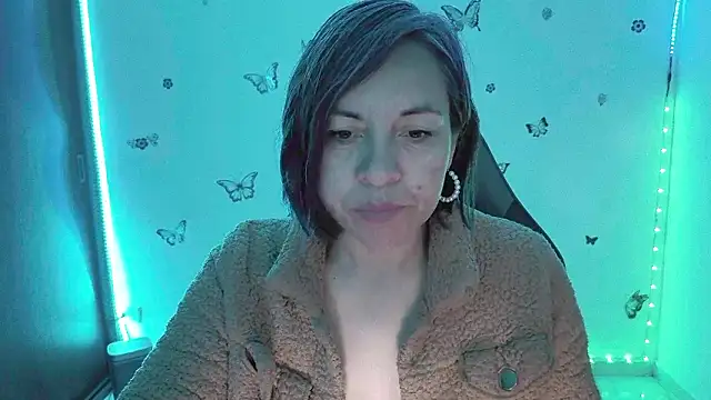 Lady breaks hearts online show from March 2026 10:37:01 AM