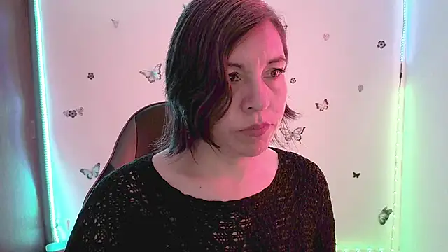 Lady breaks hearts online show from March 2026 12:34:01 PM