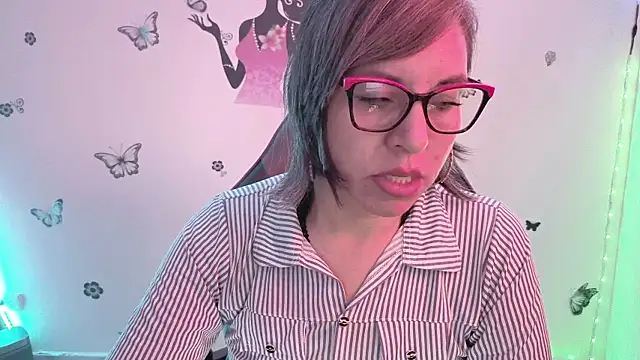 Lady breaks hearts online show from March 2026 12:47:01 PM