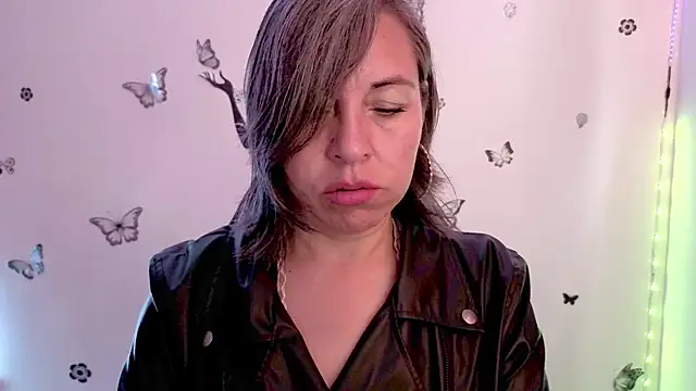 Lady breaks hearts online show from May 2026 12:46:02 PM