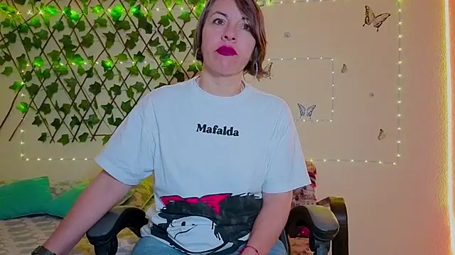 Lady breaks hearts online show from October 2025 10:46:01 AM