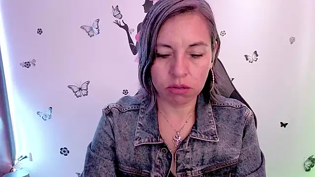 Lady breaks hearts online show from April 2026 12:55:02 PM