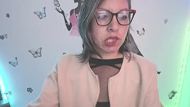 Lady breaks hearts online show from June 2026 01:12:02 PM