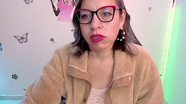 Lady breaks hearts online show from June 2026 01:23:01 PM