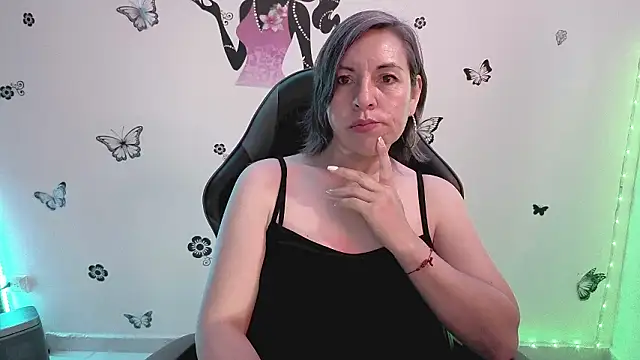 Lady breaks hearts online show from March 2026 12:41:01 PM