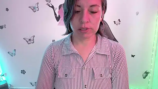 Lady breaks hearts online show from March 2026 12:53:01 PM