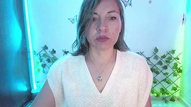 Lady breaks hearts online show from February 2026 01:11:02 PM