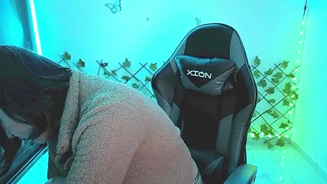 Lady breaks hearts online show from February 2026 10:26:01 AM