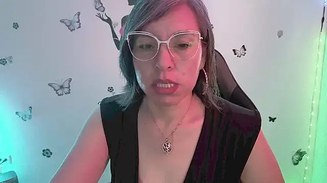 Lady breaks hearts online show from March 2026 12:38:01 PM