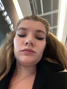 Holy Tereza online show from December 2025 03:59:02 PM