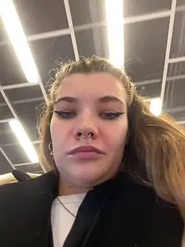 Holy Tereza online show from December 2025 03:05:02 PM