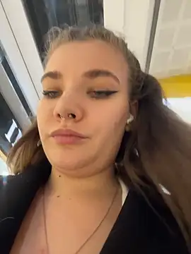 Holy Tereza online show from April 2026 03:37:01 PM