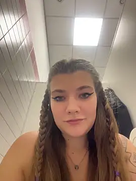 Holy Tereza online show from November 2025 03:39:01 PM