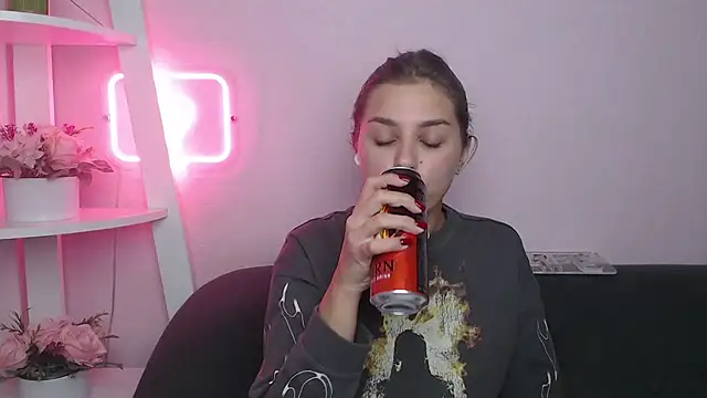 MilanaAngelAs online show from October 2025 08:41:02 PM