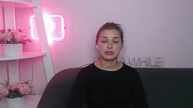 Snapshot of MilanaAngelAs chatting on October 2025 04:53:02 PM MilanaAngelAs online show from October 2025 04:53:02 PM