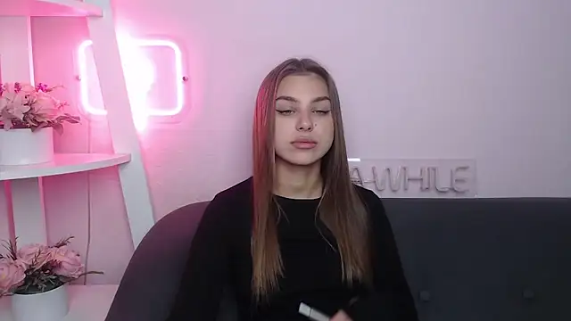 Snapshot of MilanaAngelAs chatting on October 2025 04:46:02 AM MilanaAngelAs online show from October 2025 04:46:02 AM