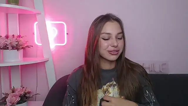 Snapshot of MilanaAngelAs chatting on September 2025 07:34:02 PM MilanaAngelAs online show from September 2025 07:34:02 PM