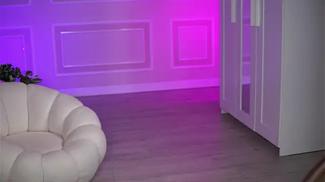 EvaZane online show from October 2025 08:32:02 PM