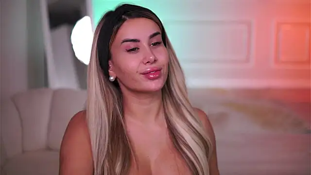 EvaZane online show from November 2025 09:59:01 PM