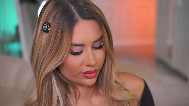 EvaZane online show from December 2025 08:53:01 PM