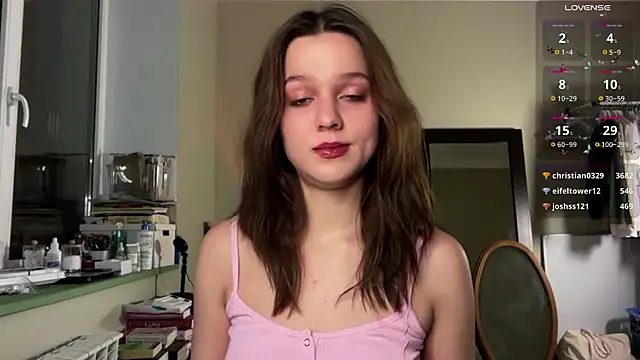 Addelin Moon online show from November 2025 03:17:01 PM