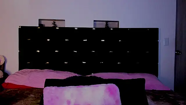 charlottemeyerr online show from February 2025 06:16:01 PM