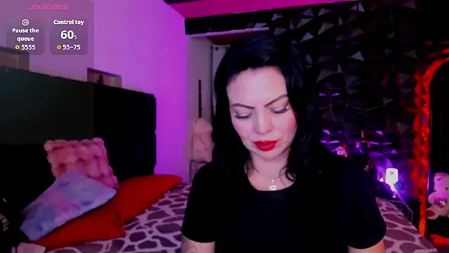 Snapshot of charlottemeyerr chatting on November 2025 07:36:01 PM charlottemeyerr online show from November 2025 07:36:01 PM