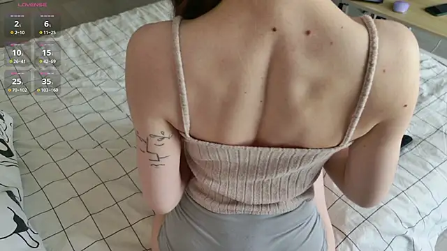 Snapshot of Hey_Kris chatting on April 2026 01:45:02 PM Hey Kris online show from April 2026 01:45:02 PM