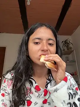 ViolettaSummer online show from April 2026 01:18:02 PM