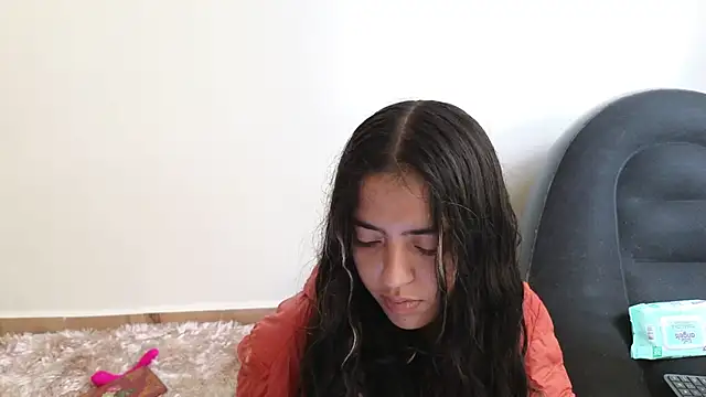 Snapshot of ViolettaSummer chatting on March 2025 12:00:01 PM ViolettaSummer online show from March 2025 12:00:01 PM