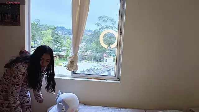 Snapshot of ViolettaSummer chatting on October 2025 01:34:01 PM ViolettaSummer online show from October 2025 01:34:01 PM