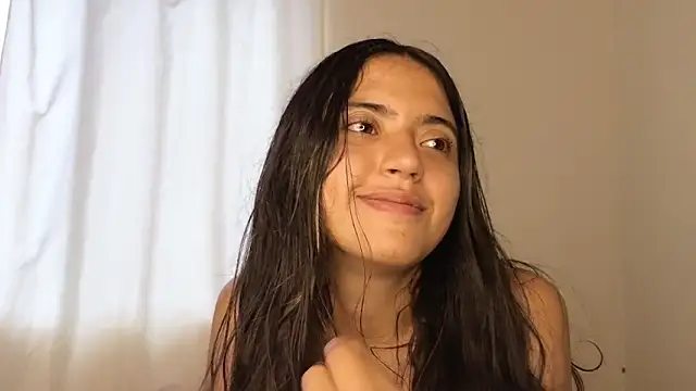 Snapshot of ViolettaSummer chatting on October 2025 10:10:01 PM ViolettaSummer online show from October 2025 10:10:01 PM