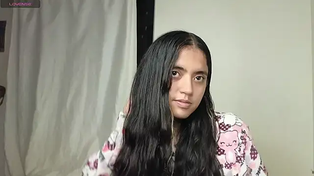 Snapshot of ViolettaSummer chatting on October 2025 12:23:02 AM ViolettaSummer online show from October 2025 12:23:02 AM