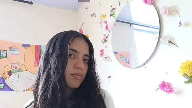 Snapshot of ViolettaSummer chatting on January 2025 06:44:01 PM ViolettaSummer online show from January 2025 06:44:01 PM