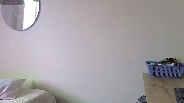 Snapshot of ViolettaSummer chatting on October 2025 03:01:02 PM ViolettaSummer online show from October 2025 03:01:02 PM