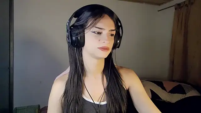 Dollbehavior  online show from April 2026 01:43:01 AM