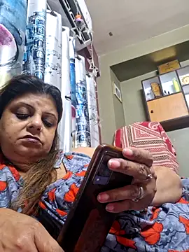 Snapshot of Maaya66 chatting on November 2025 06:44:01 PM Maaya66 online show from November 2025 06:44:01 PM