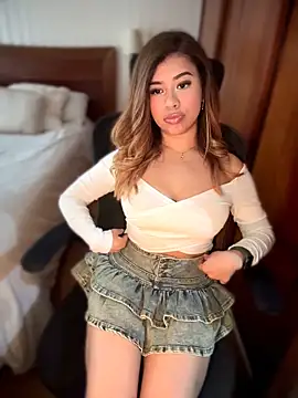 LEONCITA  online show from April 2026 09:16:01 AM