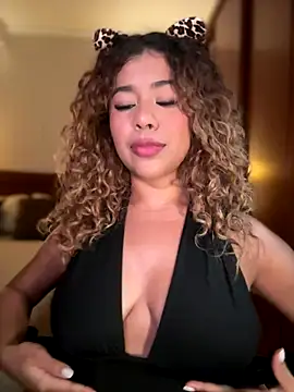 Snapshot of LEONCITA_ chatting on October 2025 05:25:02 PM LEONCITA online show from October 2025 05:25:02 PM