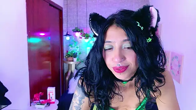 REDHOTTER  online show from February 2026 07:58:01 PM