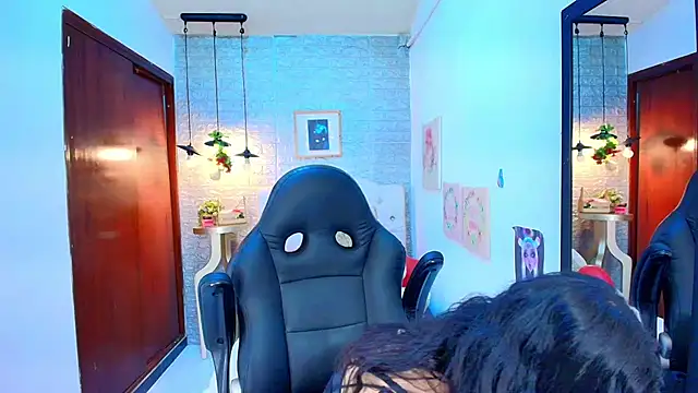 REDHOTTER  online show from March 2025 08:11:01 PM