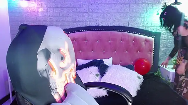 REDHOTTER  online show from March 2026 07:43:02 PM