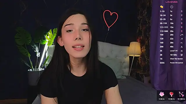 Snapshot of Kaia_Sunshine_Mia chatting on March 2025 04:44:02 PM Kaia Sunshine Mia online show from March 2025 04:44:02 PM