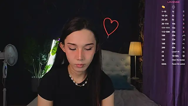 Snapshot of Kaia_Sunshine_Mia chatting on January 2025 02:46:02 PM Kaia Sunshine Mia online show from January 2025 02:46:02 PM