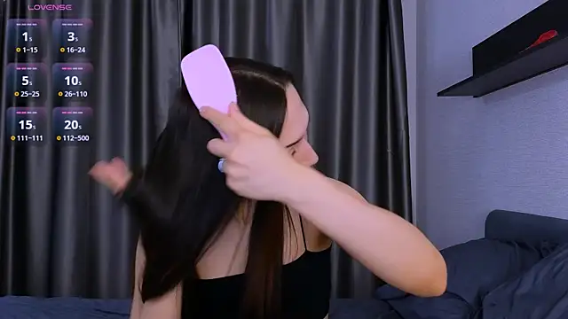 Kaia Sunshine Mia online show from January 2026 02:23:01 PM