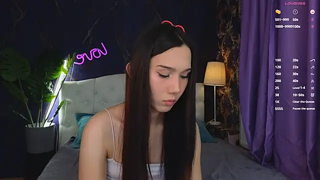 Snapshot of Kaia_Sunshine_Mia chatting on February 2025 03:10:02 PM Kaia Sunshine Mia online show from February 2025 03:10:02 PM