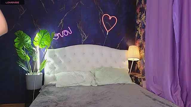 Snapshot of Kaia_Sunshine_Mia chatting on March 2025 04:36:02 PM Kaia Sunshine Mia online show from March 2025 04:36:02 PM