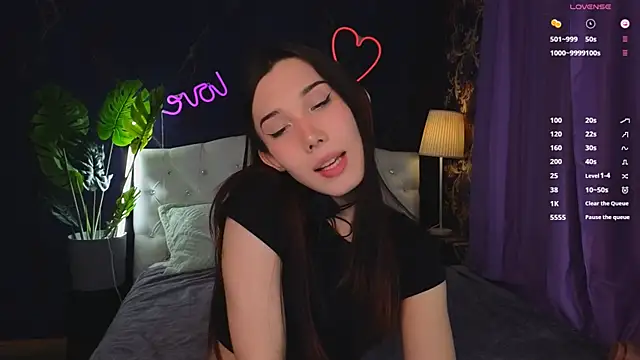 Snapshot of Kaia_Sunshine_Mia chatting on February 2025 04:10:02 PM Kaia Sunshine Mia online show from February 2025 04:10:02 PM