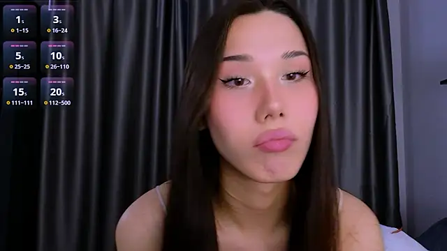 Kaia Sunshine Mia online show from January 2026 11:35:02 AM